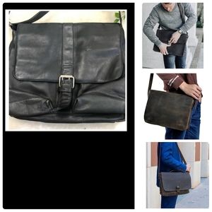 Latico Oversized Black Leather Computer Messenger Crossbody Bag▪